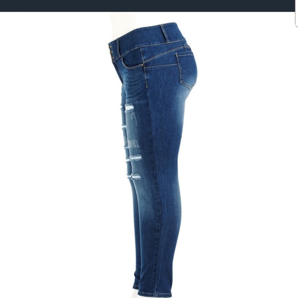 Plus Size Crop Distressed Denim - Picture 2 of 3